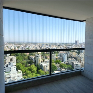 סגירת מרפסת מסורג שקוף